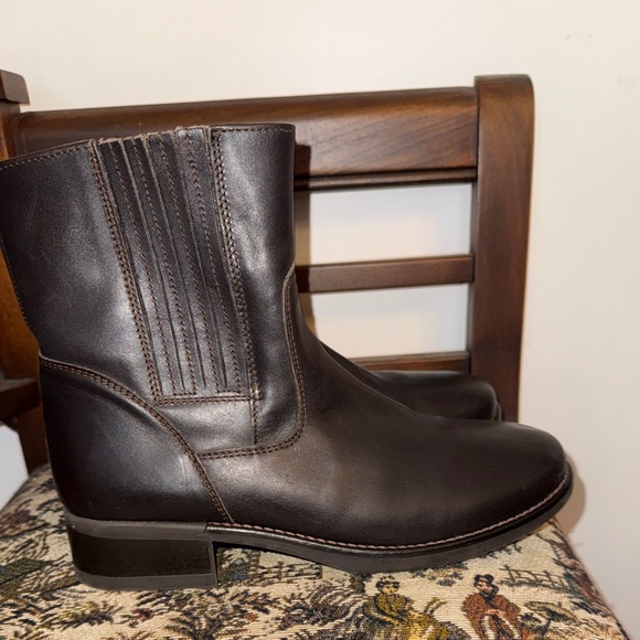 👢 L.L.Bean Brown Leather Chelsea Ankle Boots Women’s 9 Made in Portugal - Picture 6 of 14